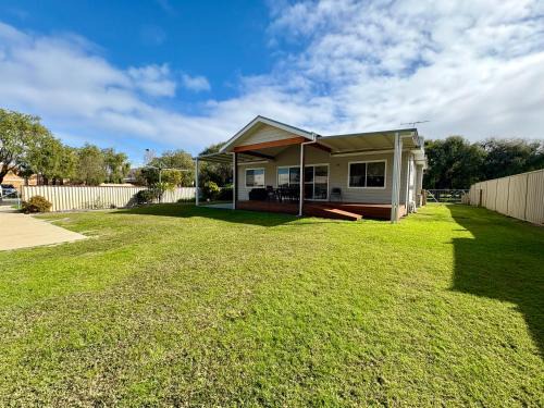 Chapman Hill House | Driftwood Cottage Beachside Busselton Retreat