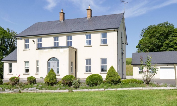 Belturbet Cottage | DRUMLANEY, pet friendly, with open fire in Belturbet, County Cavan
