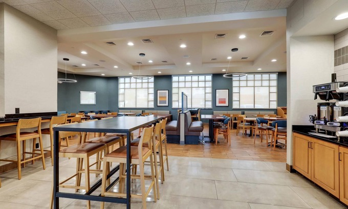 Dayton Hotel | Drury Inn & Suites Dayton North