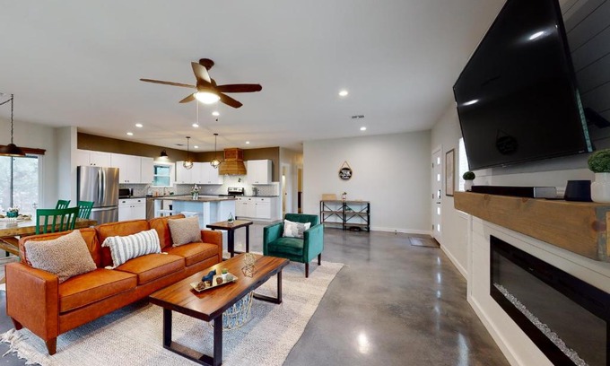 Fischer House | Dry Creekside Casita