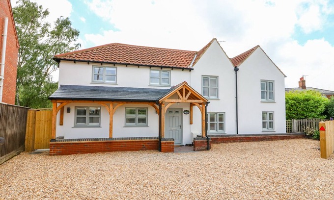 Long Sutton Cottage | DUCK POND COTTAGE, pet friendly, with open fire in Long Sutton
