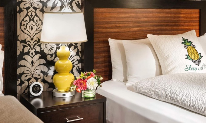 Lower Queen Anne Hotel | Duet Two Queen, The Maxwell: Pet-Friendly, Pool, Near Pike Place Market, 2 Units