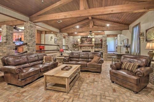 Theriot House | Dularge Grand Villa - Steps to Marina and Fishing!