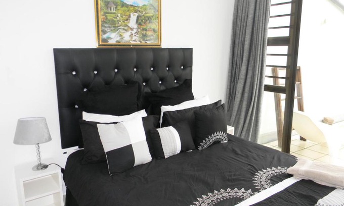 Manaba Beach Apartment | Dumela Margate Flat No 14