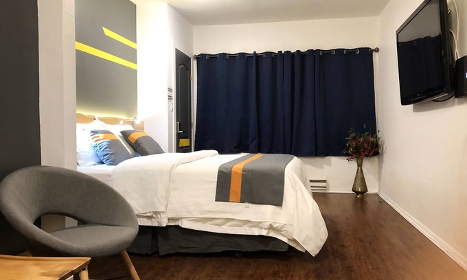 North Cowichan House | Duncan Motel
