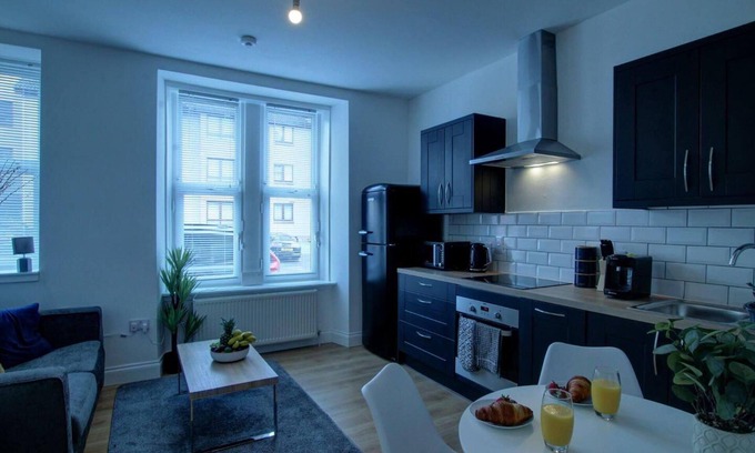 Dundee Apartment | Dundee - 1 Bed - Sleeps 4 - Free Parking