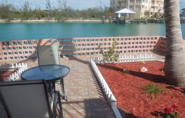 Bahamia West Villa | Dundee Bay Villas