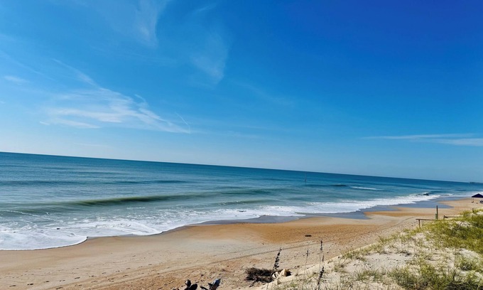 McCutcheon Field House | Dune It Right -Unit D- Pet Friendly, Prime Beach Location!