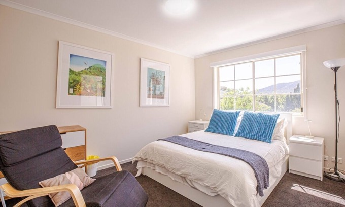 Turner Apartment | Duplex 3B2B apt in Braddon close to CITY Free WIFI two Parking spots