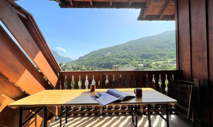 Forville Apartment | Duplex 64m², 5 rooms, 8 guests, Parking, Pets welcome - Briançon