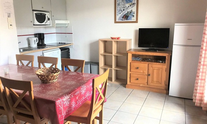La Joue du Loup Ski Chalet | Duplex Chalet 3 Rooms in La Joue du Loup - 7 Pers, Free Parking, Pets Allowed