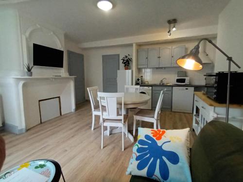 Segre Apartment | Duplex de Zola