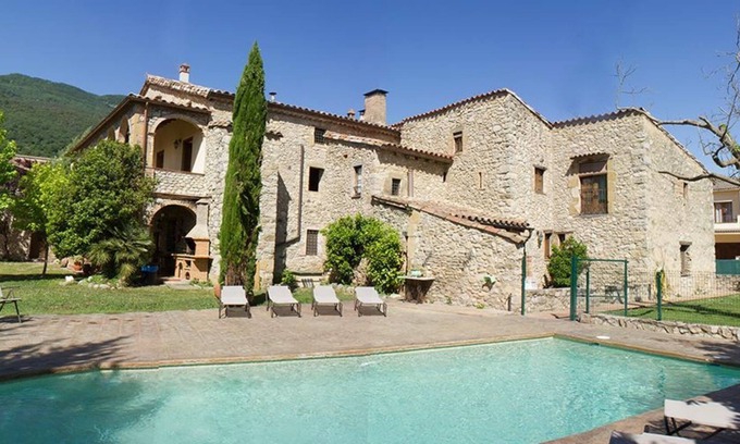 Les Planes d'Hostoles Apartment | Duplex overlooking the pool
