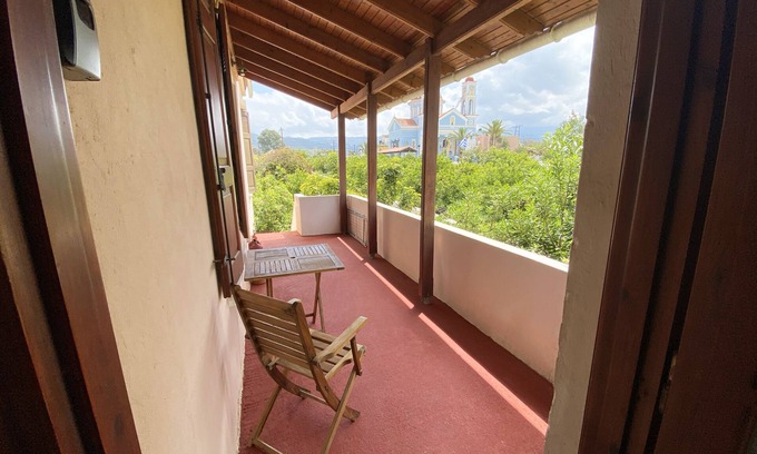 Alikianos Apartment | Dusk Apartments with Stunning Mountain View