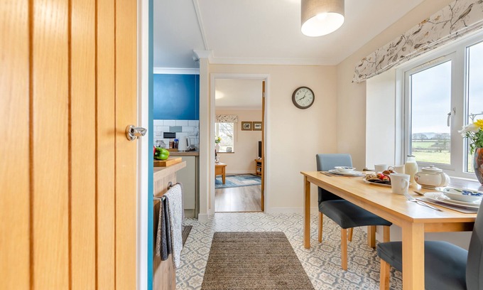 Llanybydder Apartment | Dyffryn Cledlyn Flat