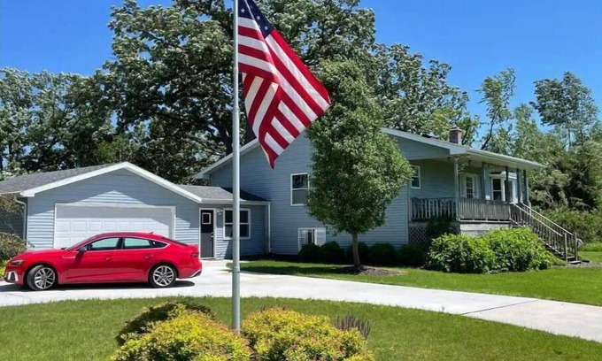 Ripon House | EAA - Country basecamp near Oshkosh + Green Lake