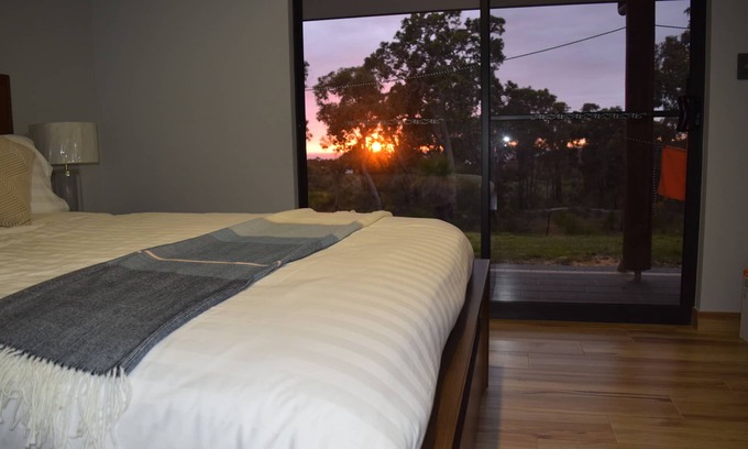 Naturaliste Bed & Breakfast | Eagle Bay House - Spring Room