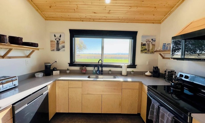 Joseph House | Eagle Cap Farms hosted owned and operated by Eagle Cap Vacation Rentals