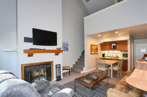 Beaver House | Eagle Point Ski Resort 10 Wooded Ridge Condos