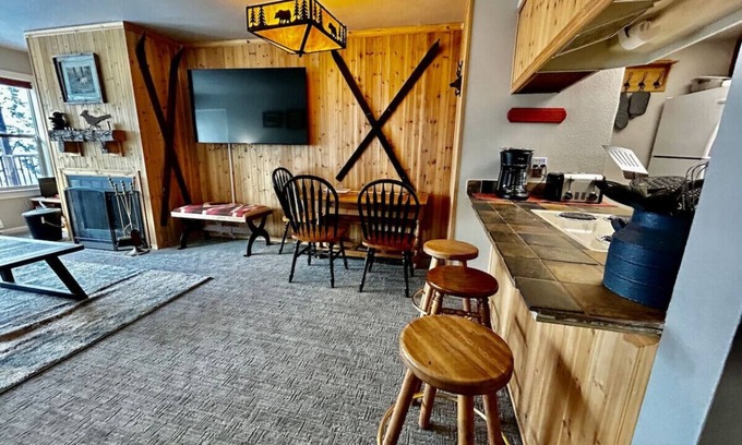Beaver Condo | Eagle Point Ski Resort Nº9 Wooded Ridge Condos