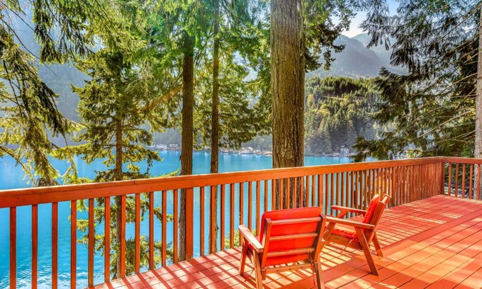 Port Angeles House | Eagle's Nest on Lake Sutherland