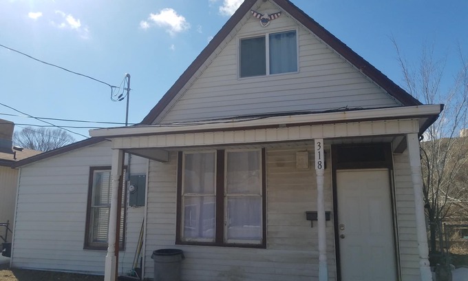 Price House | Eagles Nest Helper, UT