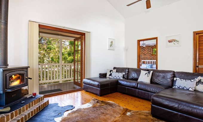 Callala Bay House | Eagles Point - Water Views & Spa - Pet Friendly