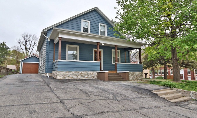 Dahlman House | Early 1900's - Big Blue of Little Italy - Within minutes of TD Ameritrade - CWS