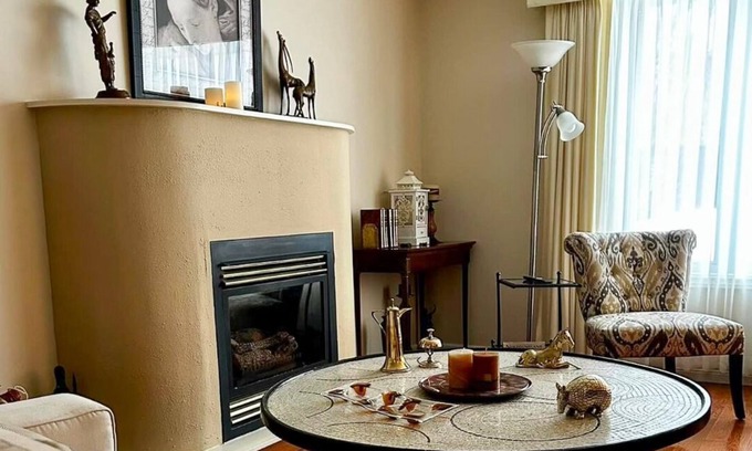Terra Nova Apartment | East End Gem/w hot tub!