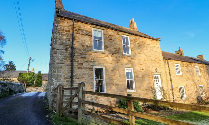 Humshaugh Cottage | EAST FARMHOUSE COTTAGE, family friendly, with open fire in Humshaugh
