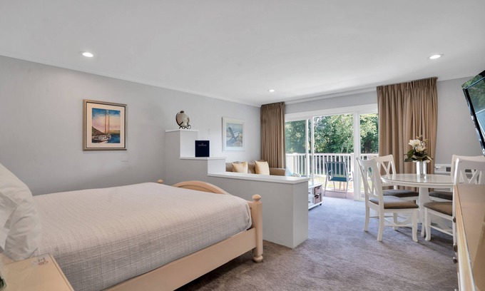 East Hampton North Hotel | East Hampton House Resort