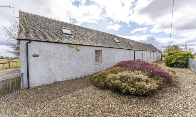 Denny Cottage | East Kelt Farm Cottage - a cottage that sleeps 6 guests in 3 bedrooms