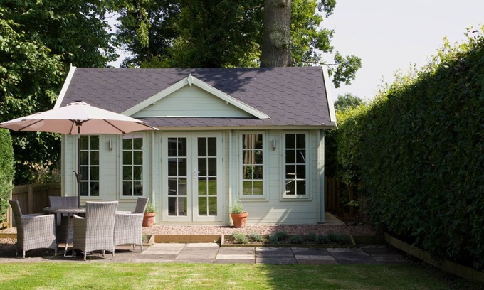 Leitholm Apartment | East Lodge, Bughtrig - Sleeping 4 Guests in 2 Bedrooms, Dog Friendly
