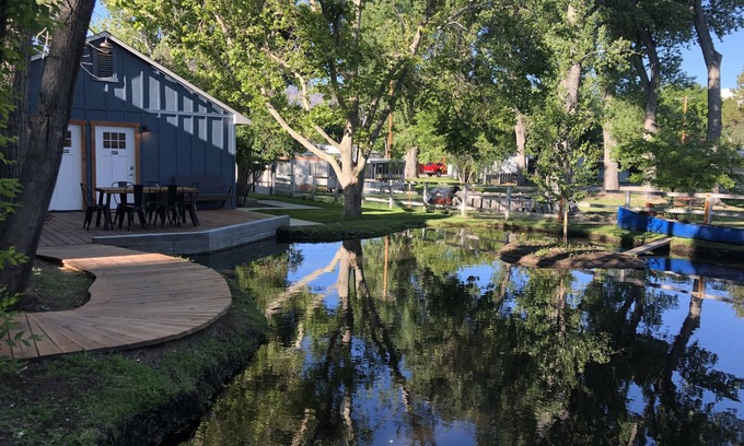 Bishop House | Eastside Guesthouse