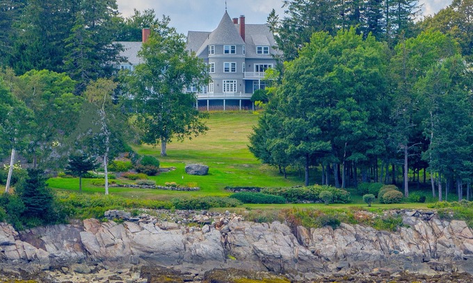 Glen Cove Condo | Eastward on the Ocean- oceanfront condo on scenic Penobscot Bay