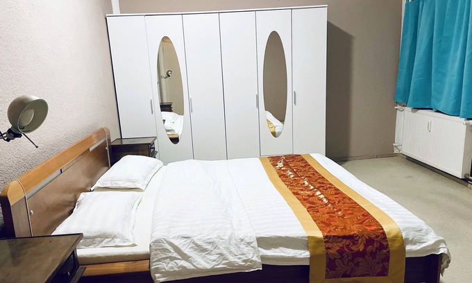 Seevetal Apartment | Easy Home 20 minutes to Hamburg main station