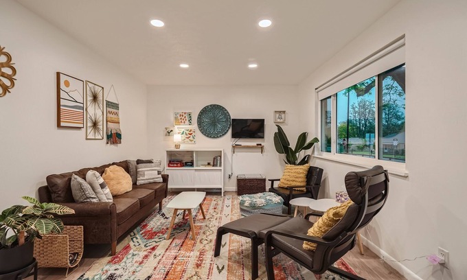 Barths House | Easy to Denver-Marvelous Mid-Century Mod Charmer!
