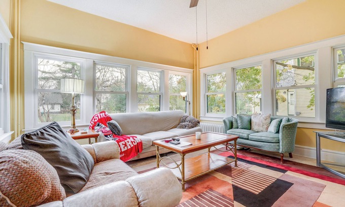 Eau Claire House | Eau Claire Retreat: Close to Campus & Dtwn!