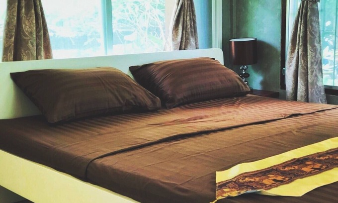 U Thong Bed & Breakfast | EAUSTAY Private room with Little Jungle