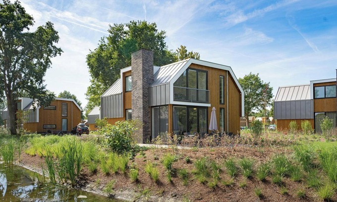 Biddinghuizen House | Eco villa with 5 bedrooms, 2 bathrooms and a sauna