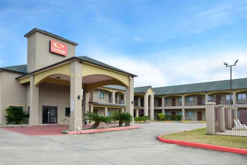 Lakeview Jefferson County Hotel | Econo Lodge Inn & Suites Port Arthur near Sabine Pass
