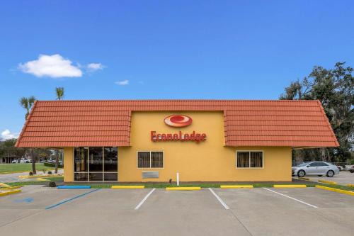 Boys Ranch Cabin | Econo Lodge Live Oak