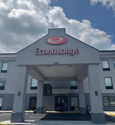 Hopewell Cabin | Econo Lodge Near Fort Gregg-Adams I-295