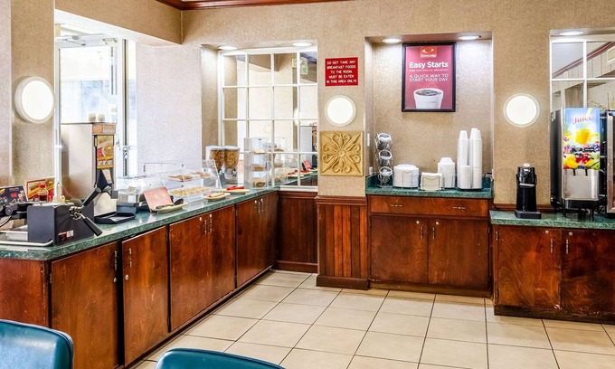 Martinsville Hotel | Econo Lodge