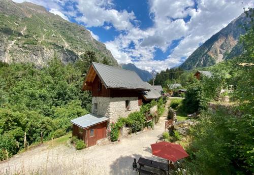 Le Bourg-d'Oisans Ski Chalet | Ecrins Lodge