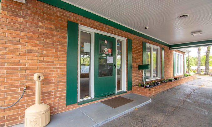 Eden Hotel | Eden Inn Motel