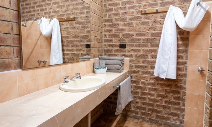 Eildon Hotel | Eildon Parkview Motor Inn. Room 7
