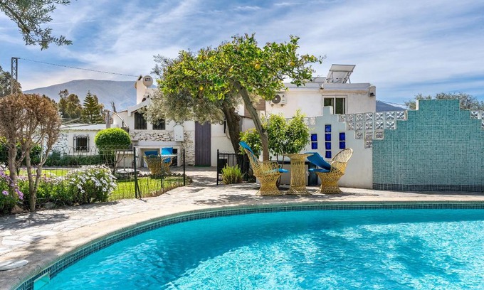 Orgiva Apartment | El Nido holiday cottage with pool