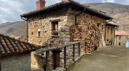 Los Barrios de Luna House | EL Pajar de Portilla