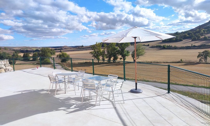 Valle de Santibanez Cottage | El Pastor cottage for 16 people